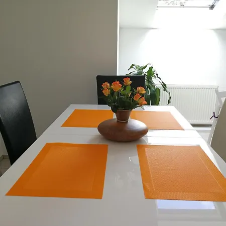 Apartment Ferienwohnung *